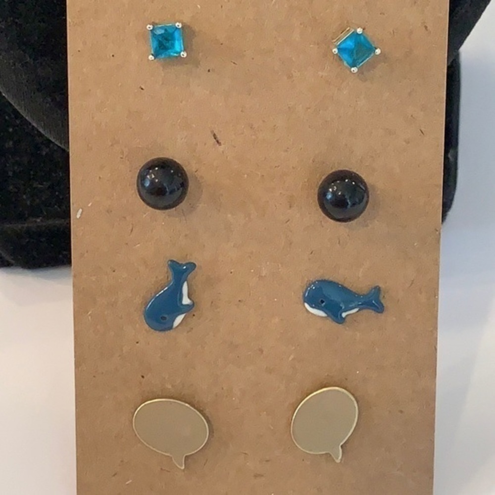 💐5/25 4 pair small stud whale black ball blue